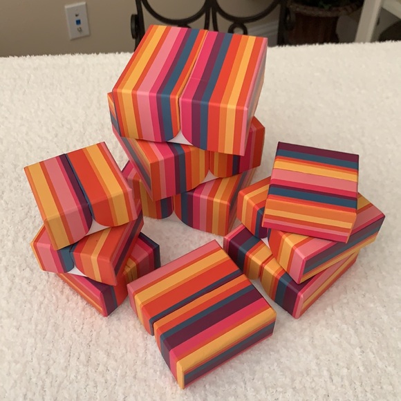 BEAUTIFUL SET OF TEN JEWELRY GIFT BOXES IN DIFFERENT SIZES - Picture 2 of 10